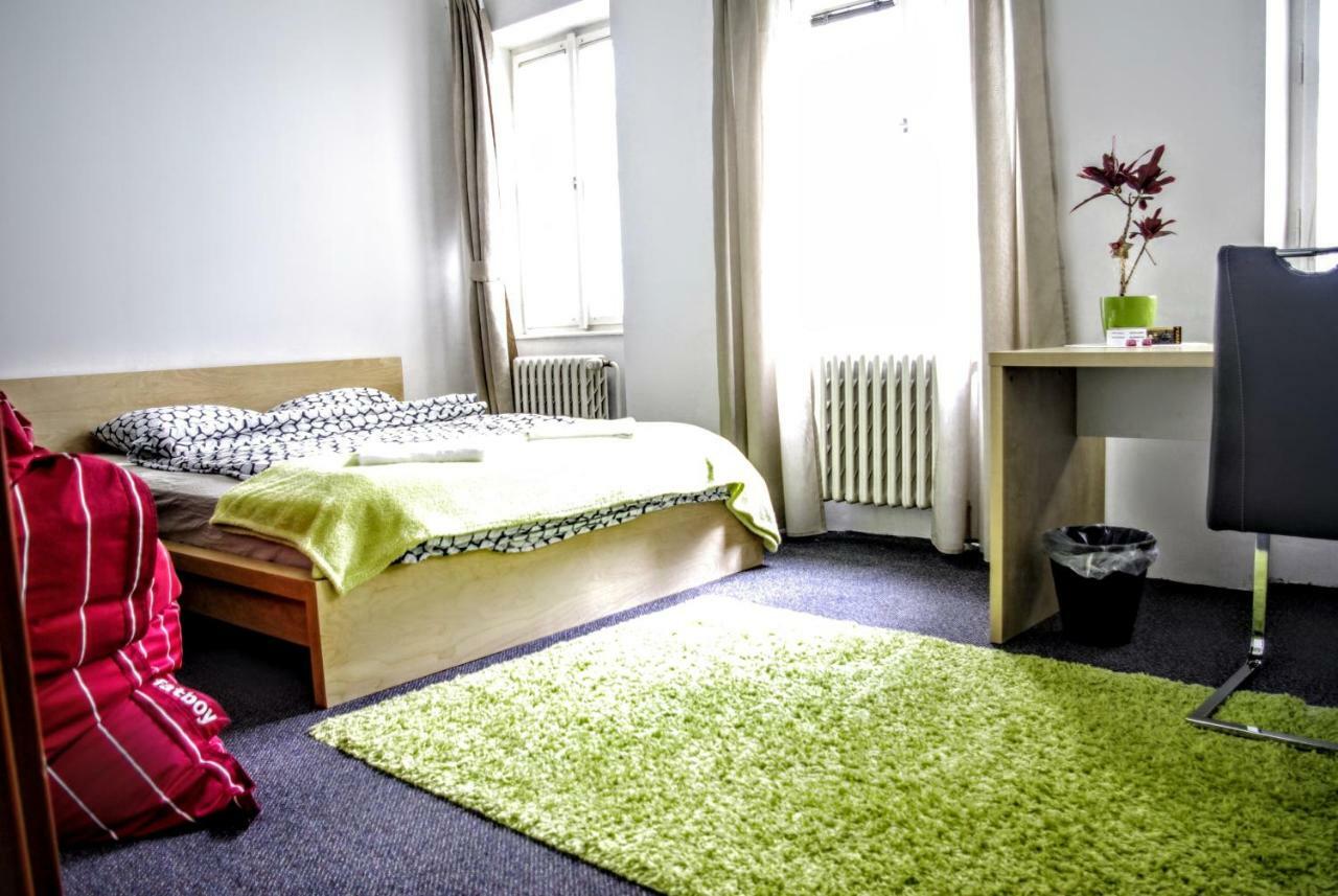 פראג Quiet Courtyard Apartment מראה חיצוני תמונה