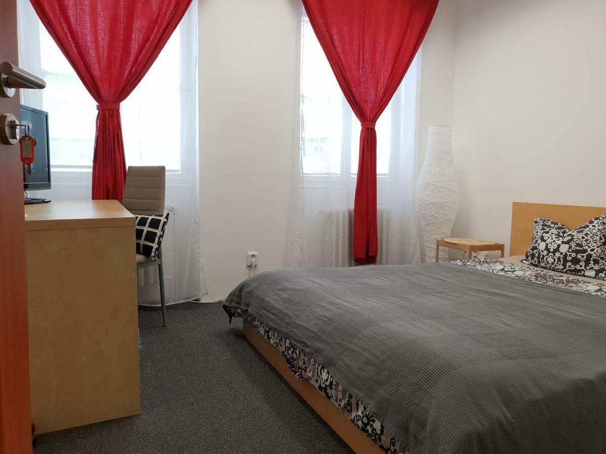 פראג Quiet Courtyard Apartment מראה חיצוני תמונה