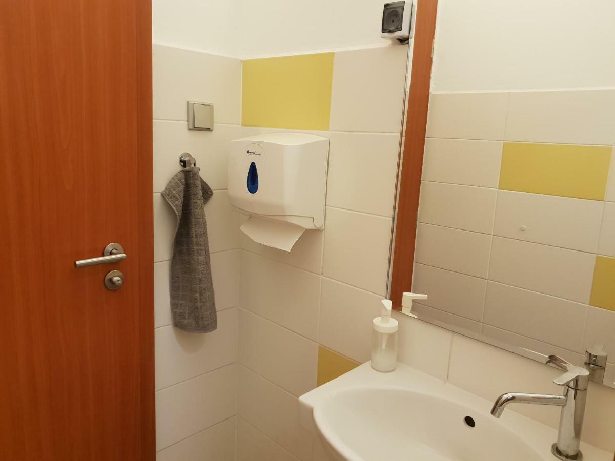 פראג Quiet Courtyard Apartment מראה חיצוני תמונה