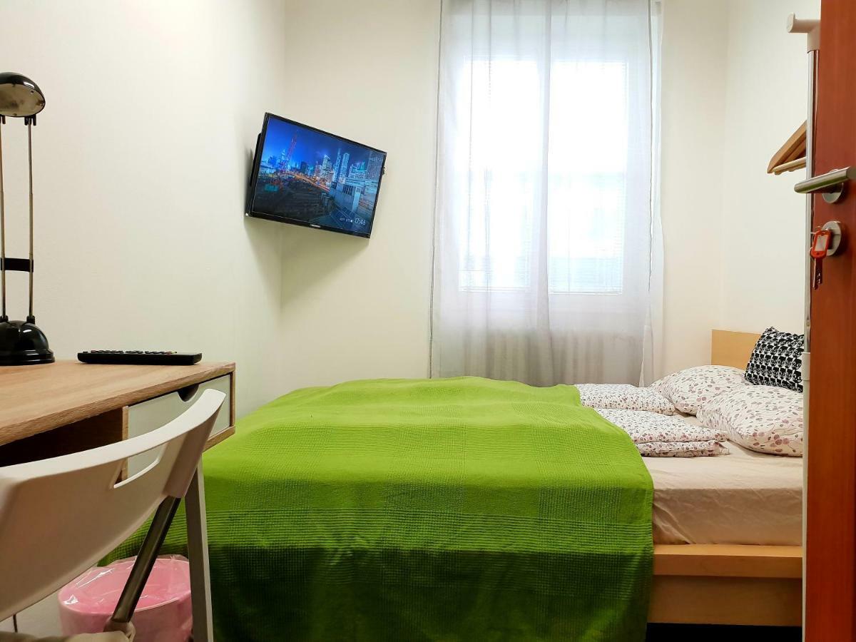 פראג Quiet Courtyard Apartment מראה חיצוני תמונה